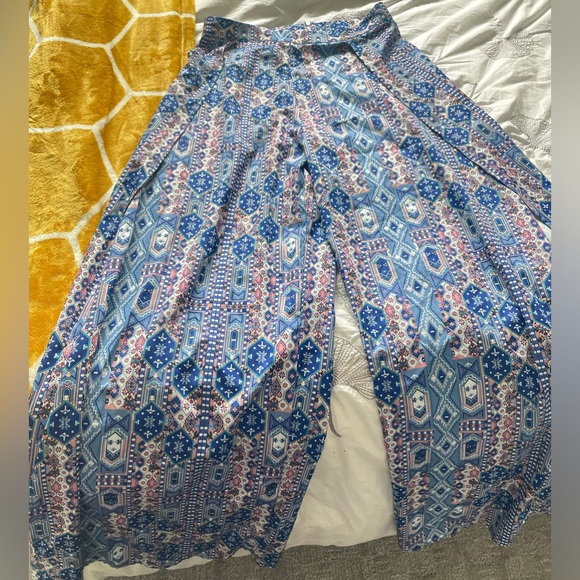 2 piece pants and top set - Picture 4 of 4